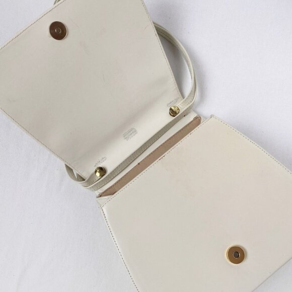 White/Cream Retro-Style Shoulder Bag with Adjustable Strap - Picture 4 of 10